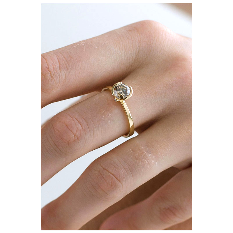 'Miško upė' gold ring with champagne diamond